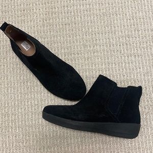 Casual suede black boot by FitFlop, sz 7, NEVER WORN